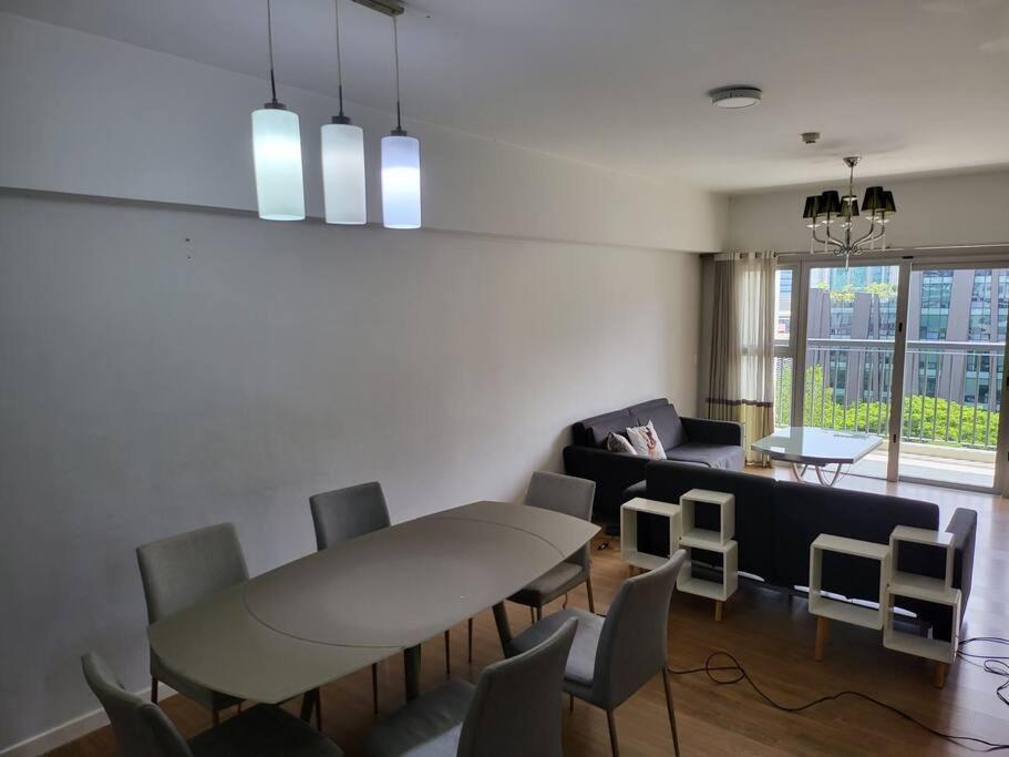 Luxury @ Bgc Sleeps 6 Comfortably Fast Wifi Pool! Apartamento Manila Exterior foto